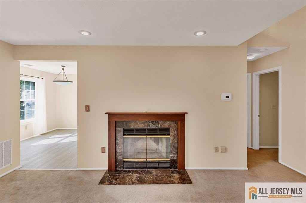 48 Tanglewood Ct - Photo 3 of 11