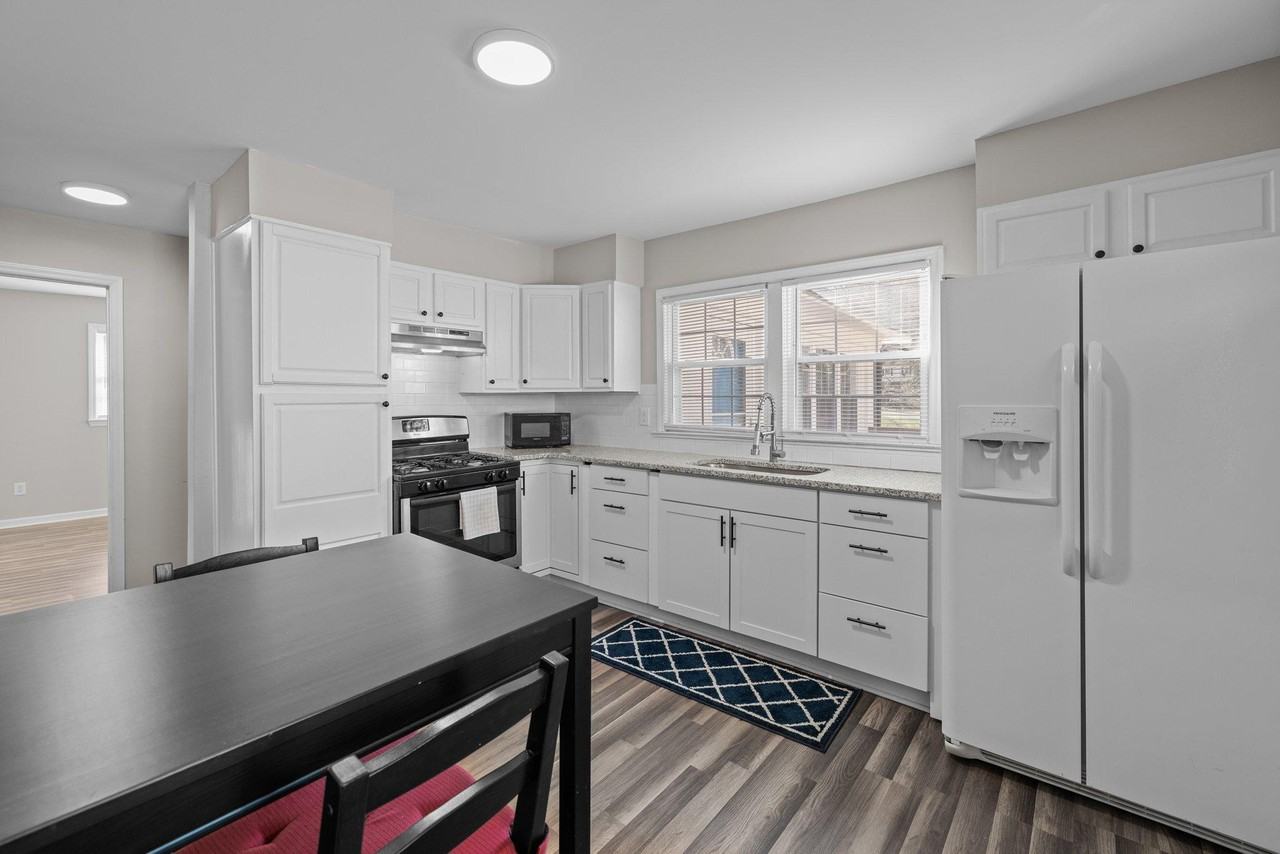 Lawndale Ave - Photo 2 of 11