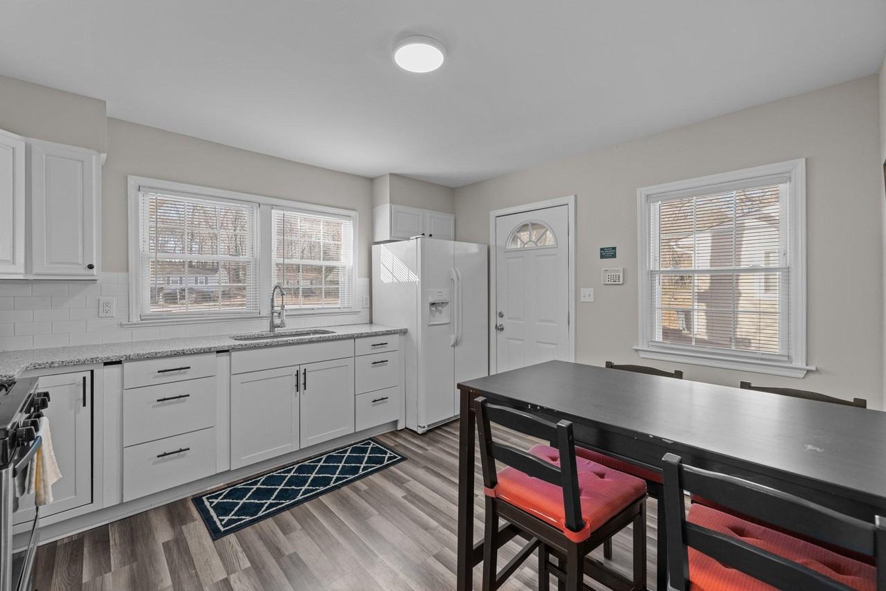 Lawndale Ave - Photo 4 of 11