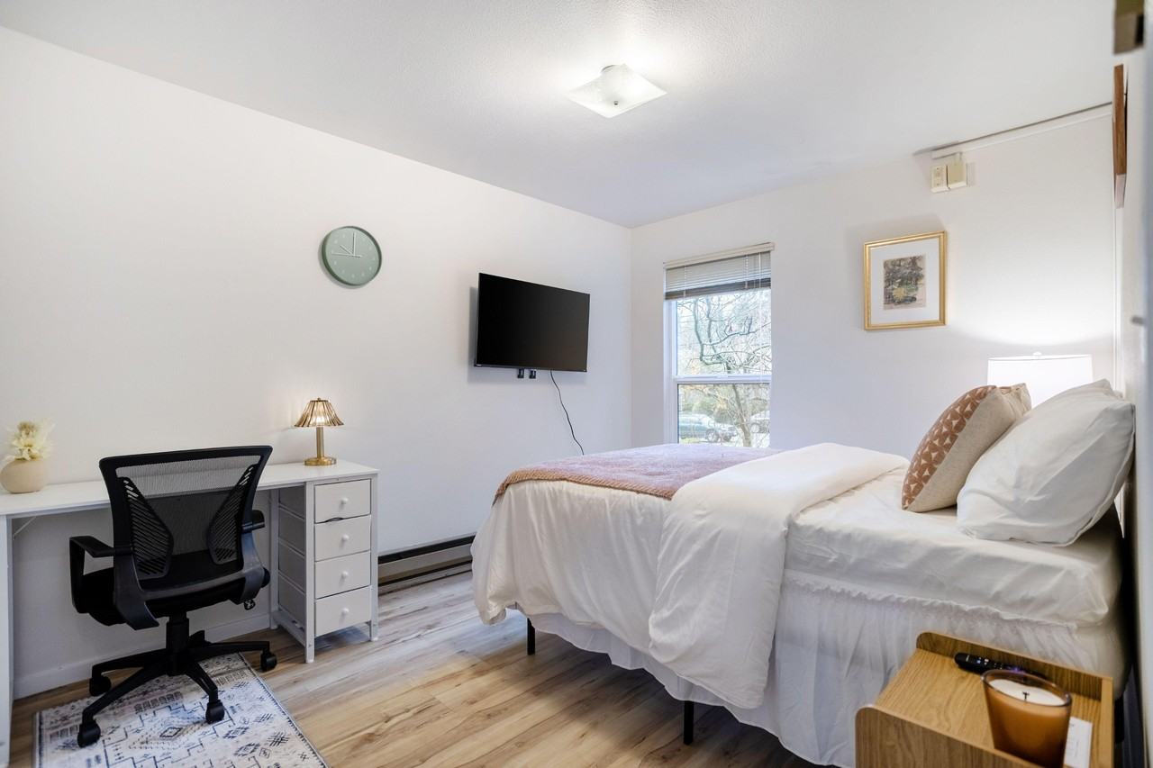 W Emerson St - Photo 5 of 6