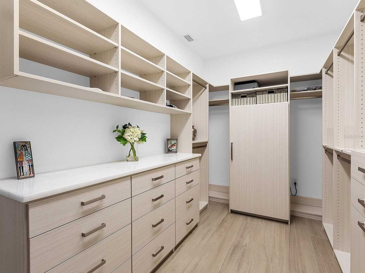 4022 Penshurst Park - Photo 4 of 45