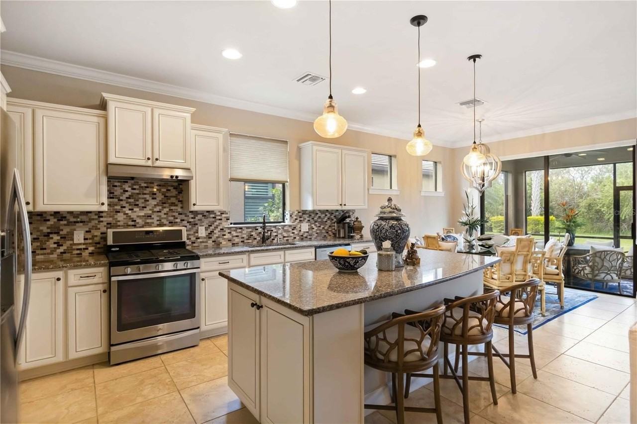 5942 Caspian Tern Dr - Photo 5 of 18