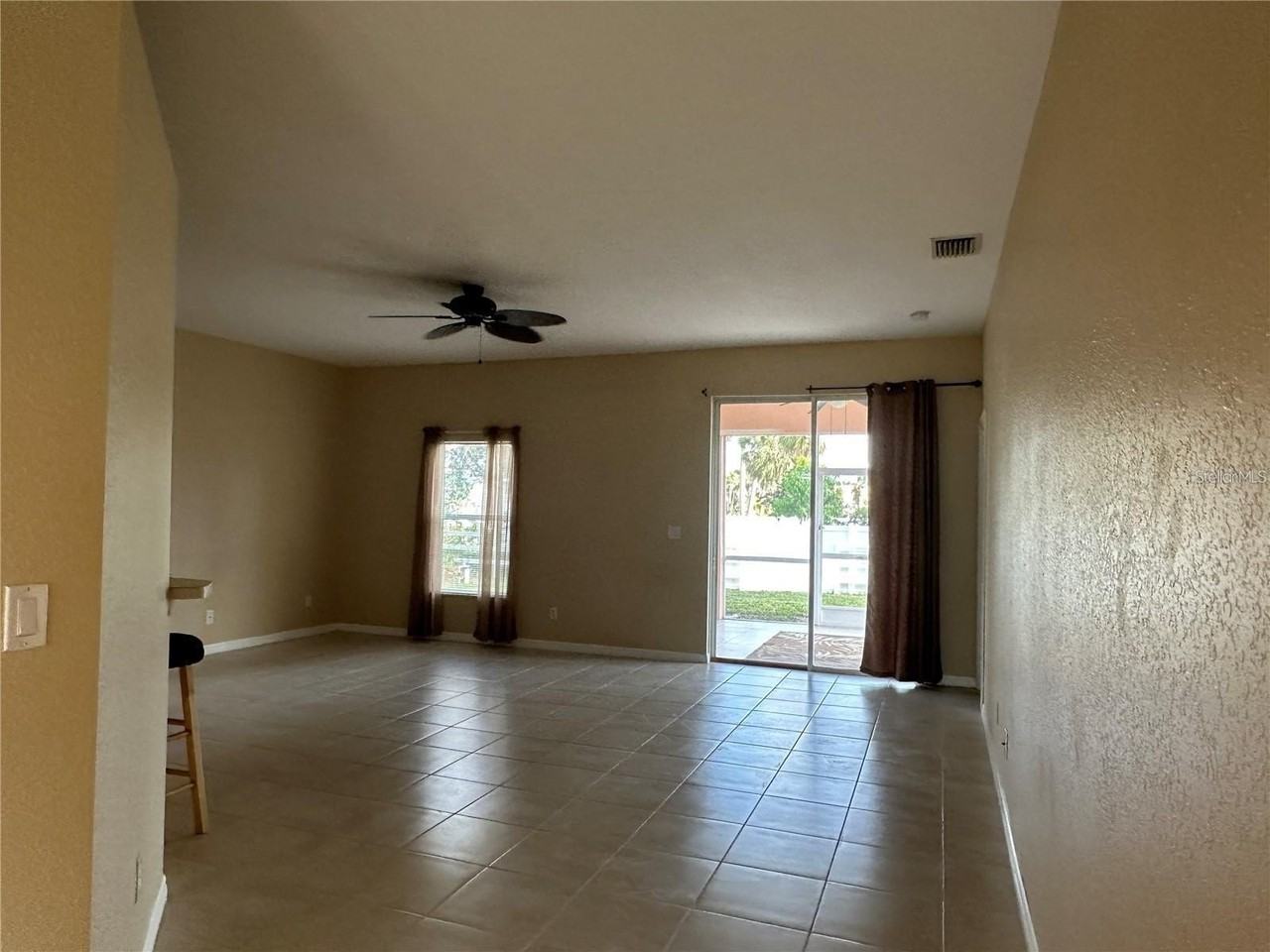 2761 Shady Ave - Photo 6 of 23