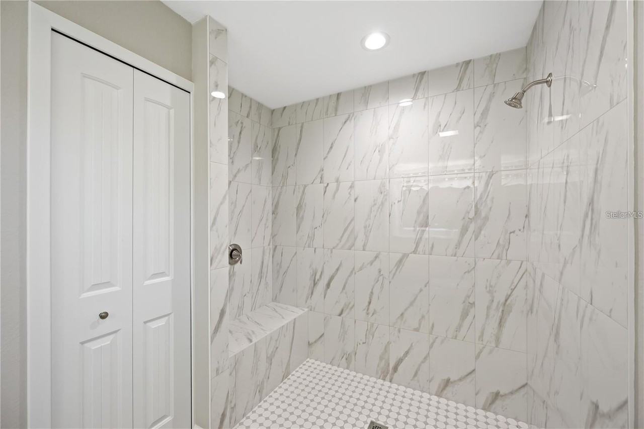 1633 Waldorf Dr - Photo 7 of 14