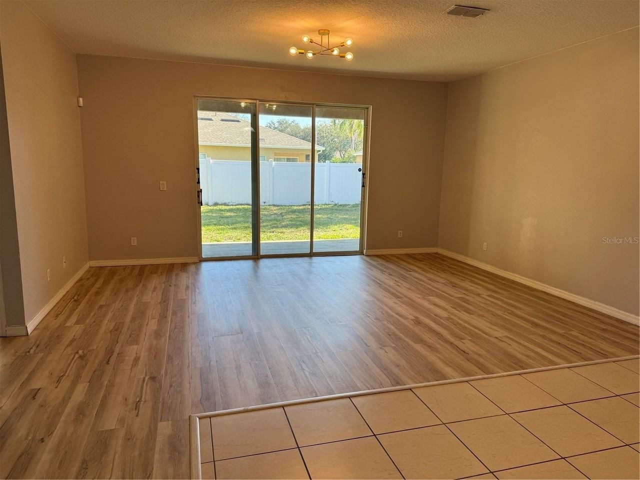 10032 Lenox St - Photo 7 of 39