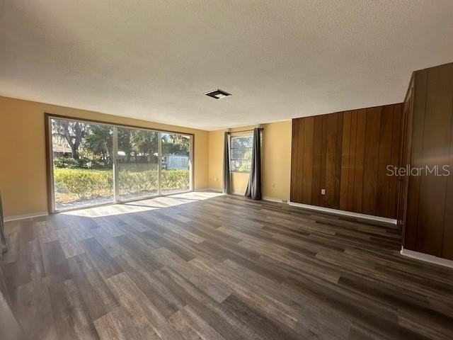 803 Tangerine St - Photo 7 of 14