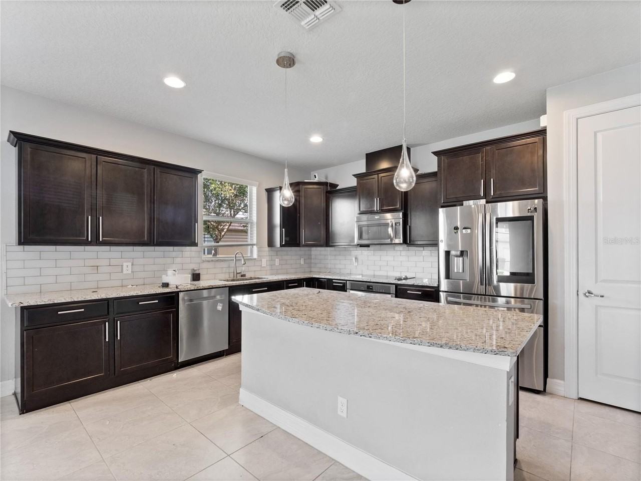 2651 Tahoe Ter - Photo 3 of 29