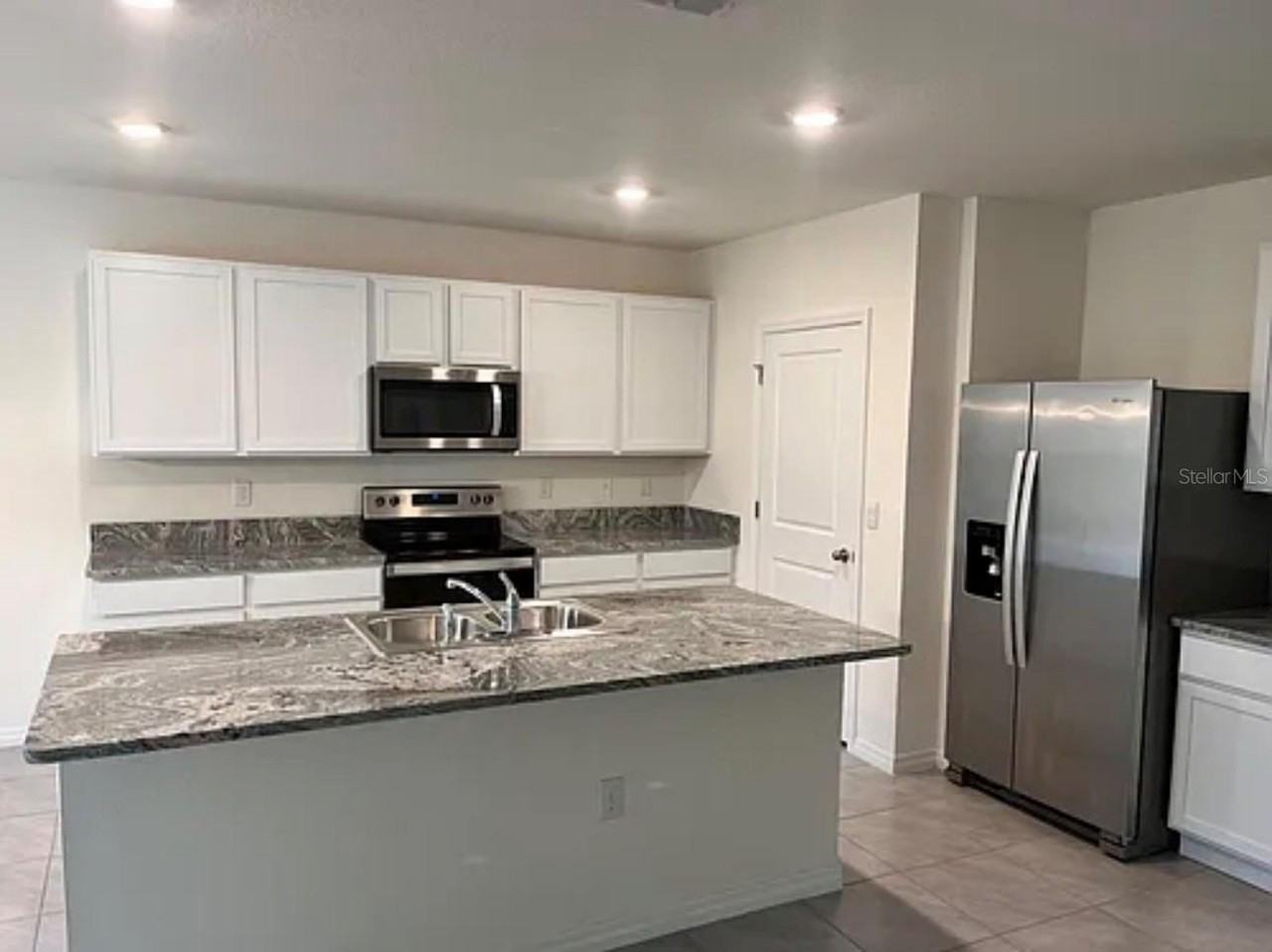 5 Hickory Course Loop - Photo 3 of 10