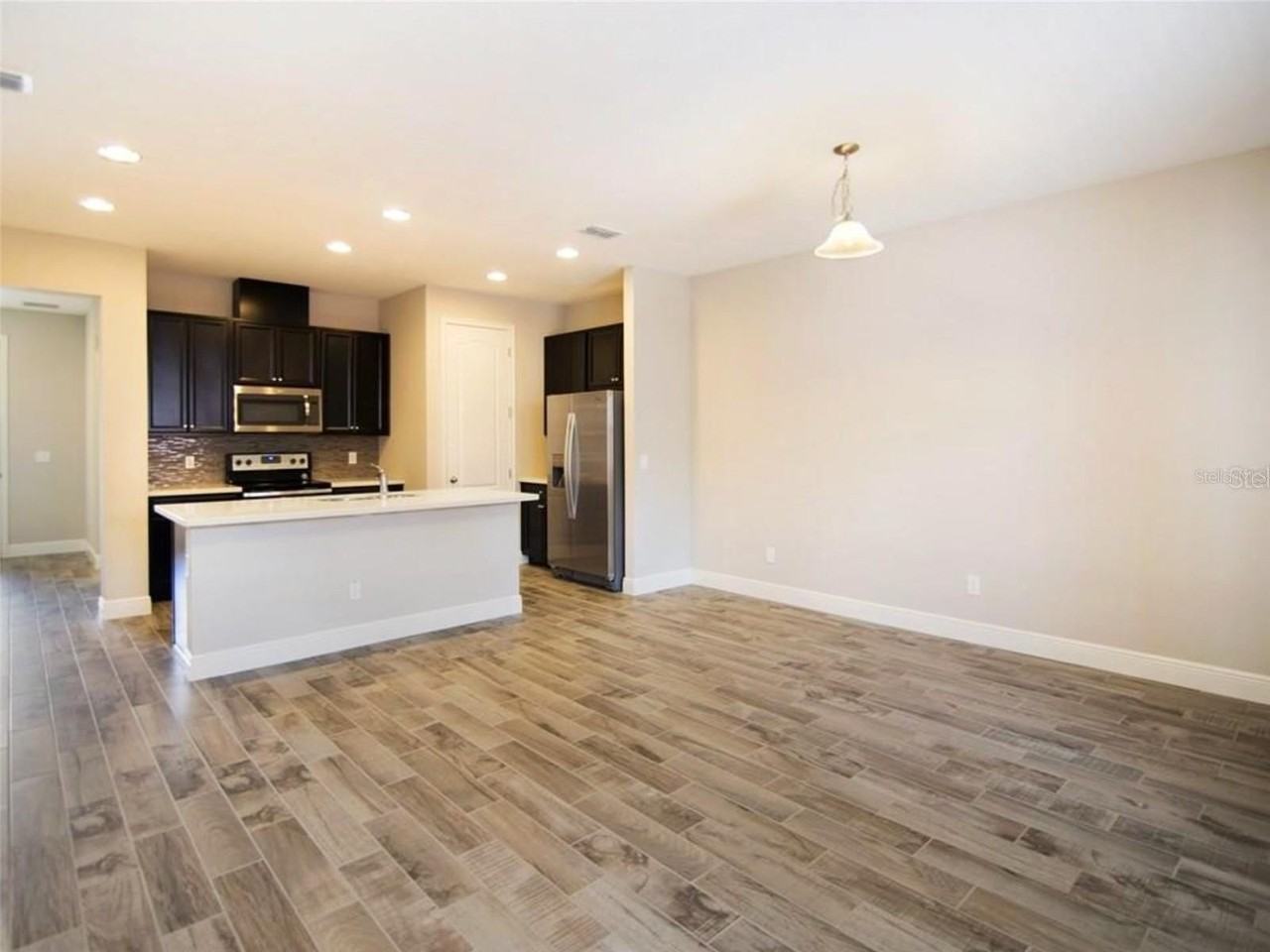 15470 Honeybell Dr - Photo 4 of 26