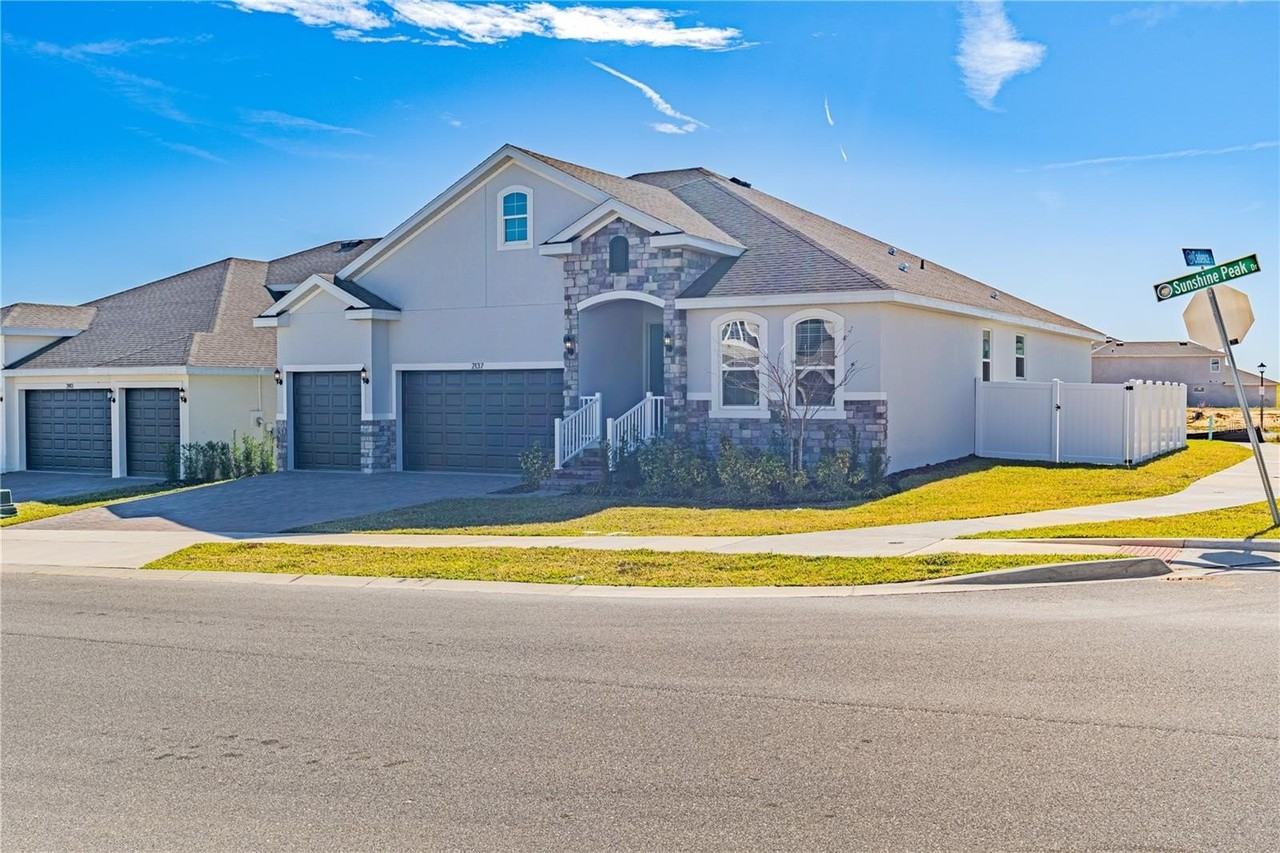 2137 Sunshine Peak Dr
