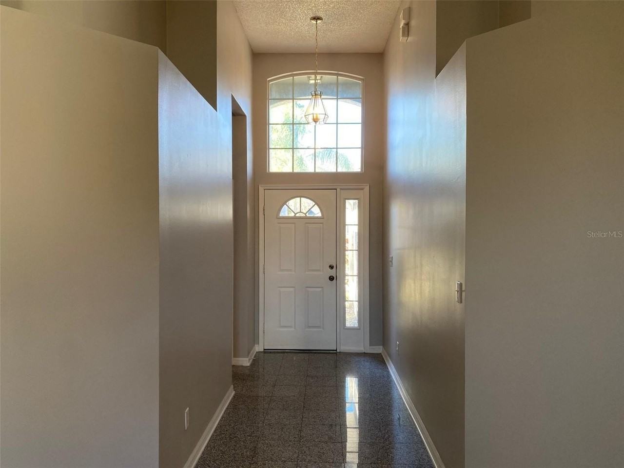 805 Magnolia Creek Cir - Photo 3 of 31