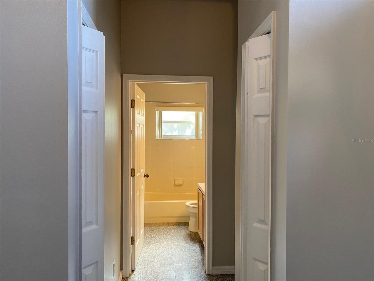 805 Magnolia Creek Cir - Photo 5 of 31