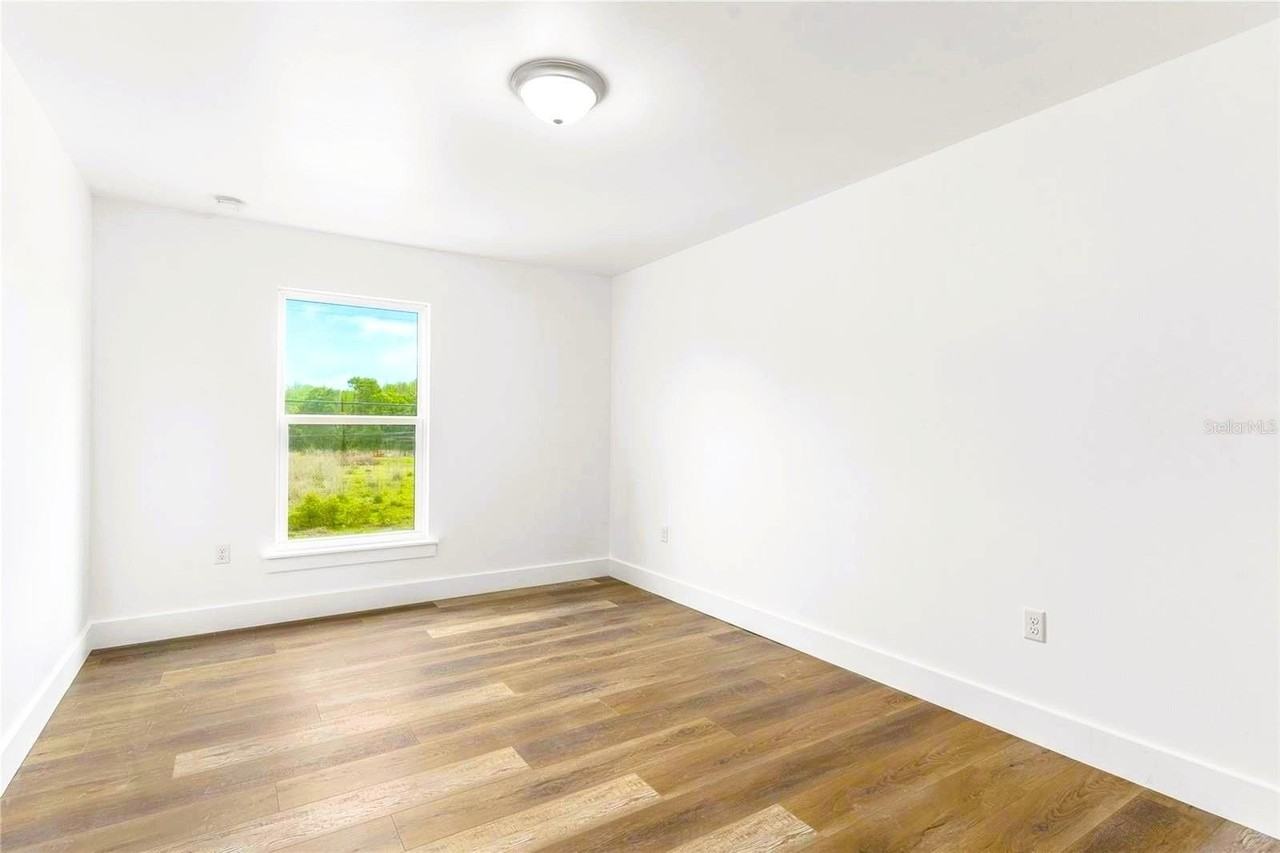 22229 Carson Dr - Photo 6 of 27