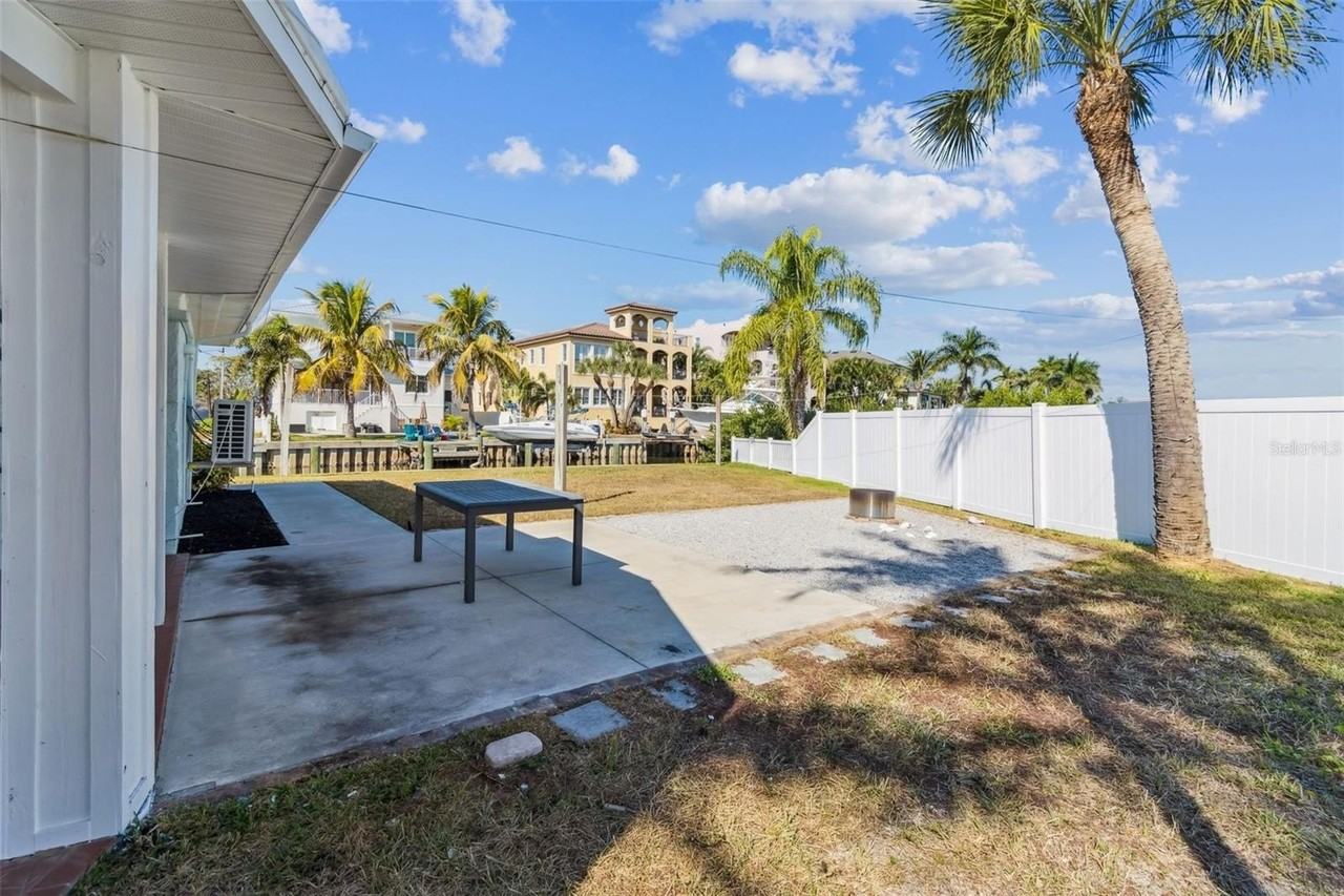 1733 Bayou Grande Blvd Ne - Photo 4 of 25