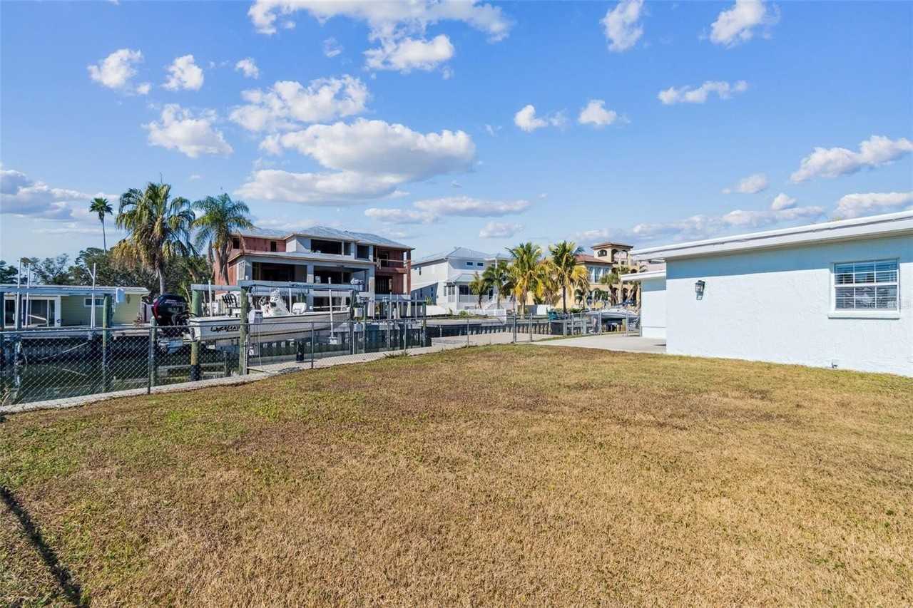 1733 Bayou Grande Blvd Ne - Photo 7 of 25