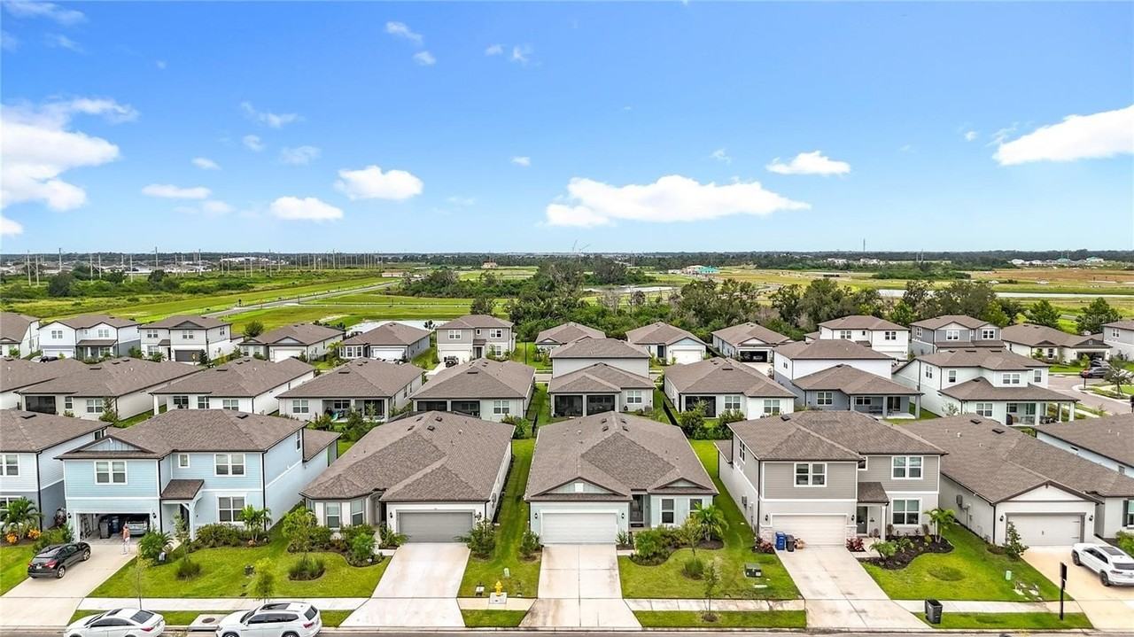 10005 Patterson Way - Photo 3 of 40