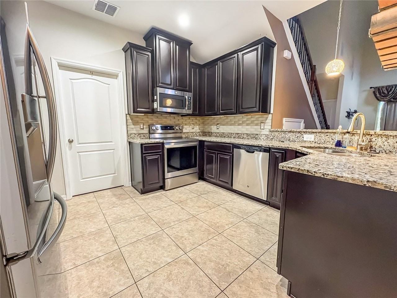 10846 Verawood Dr - Photo 6 of 24