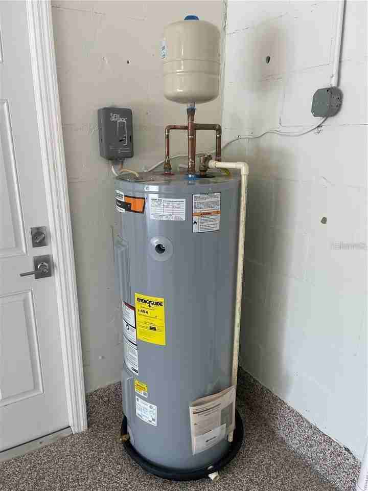 1536 Illinois Rd - Photo 5 of 25