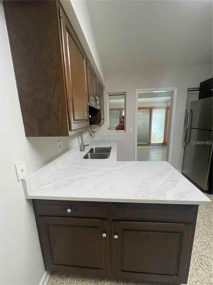 1536 Illinois Rd - Photo 7 of 25