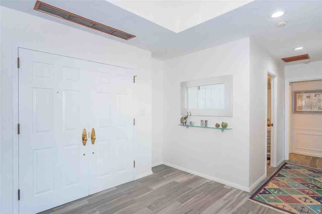 1645 W Snow Cir #205 - Photo 3 of 31