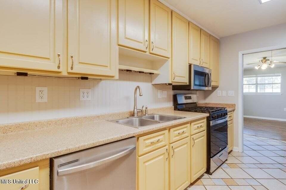 108R Vance Pl - Photo 5 of 24