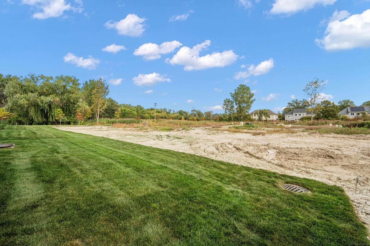 5956 Willow Grove Dr - Photo 4 of 28