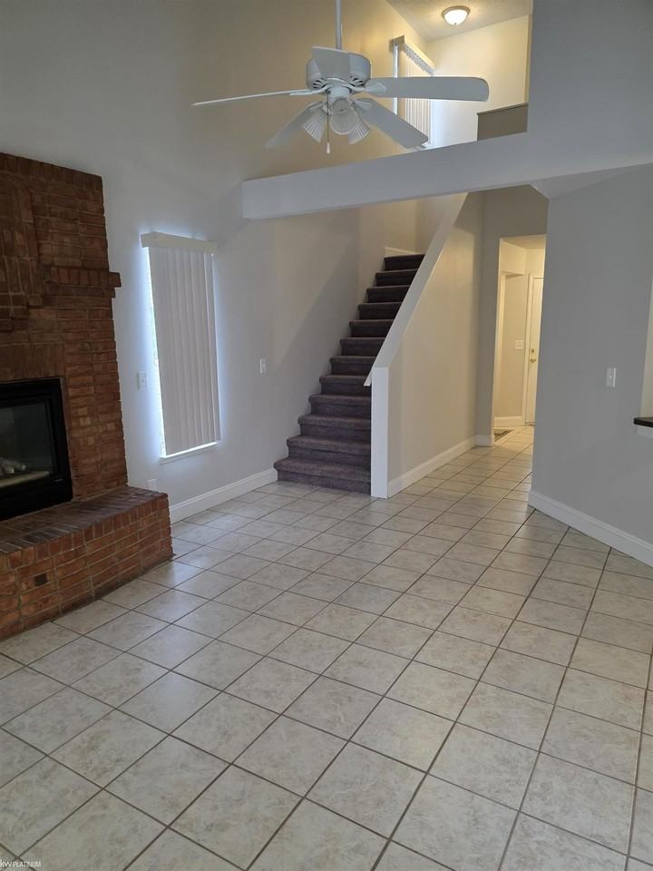 85 Dickinson St - Photo 3 of 20