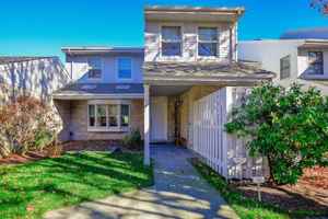 featured image of 520 Hampton Rd Apt 18 #18