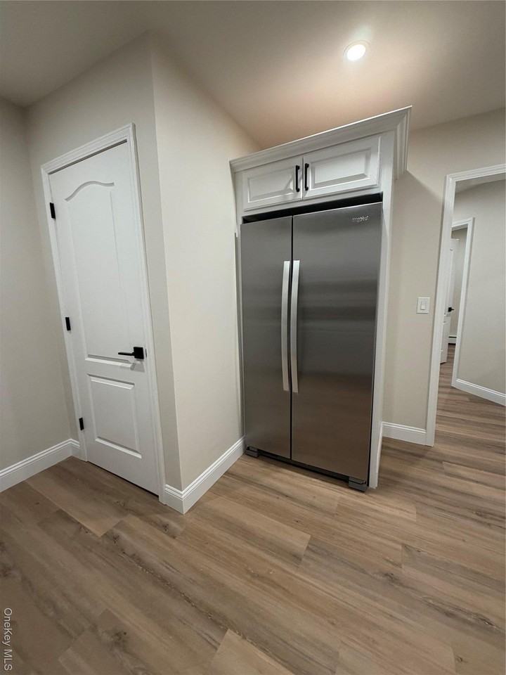 157 Lafayette Ave - Photo 4 of 10