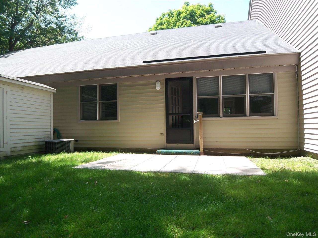 180 Heritage Hls Unit E #E - Photo 7 of 10