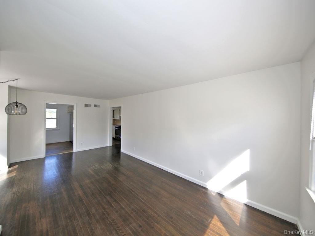 295 Gainsborg Ave E Unit 2 #2 - Photo 3 of 7