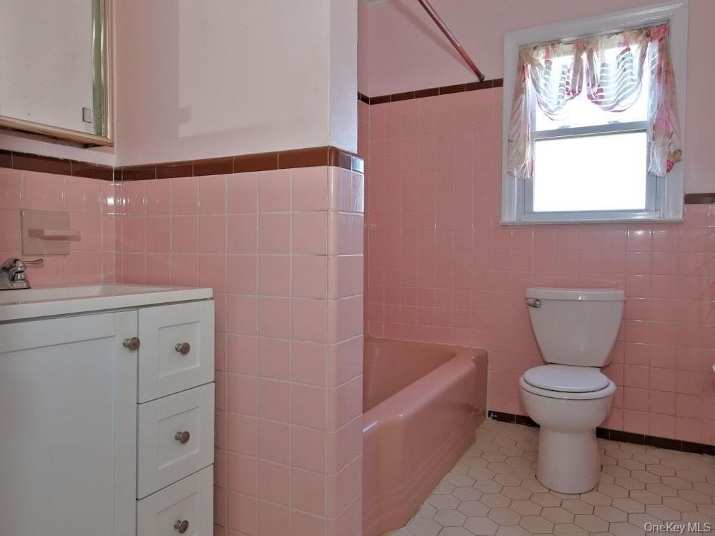 295 Gainsborg Ave E Unit 2 #2 - Photo 6 of 7