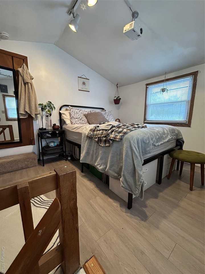 30 Stewart St - Photo 3 of 5