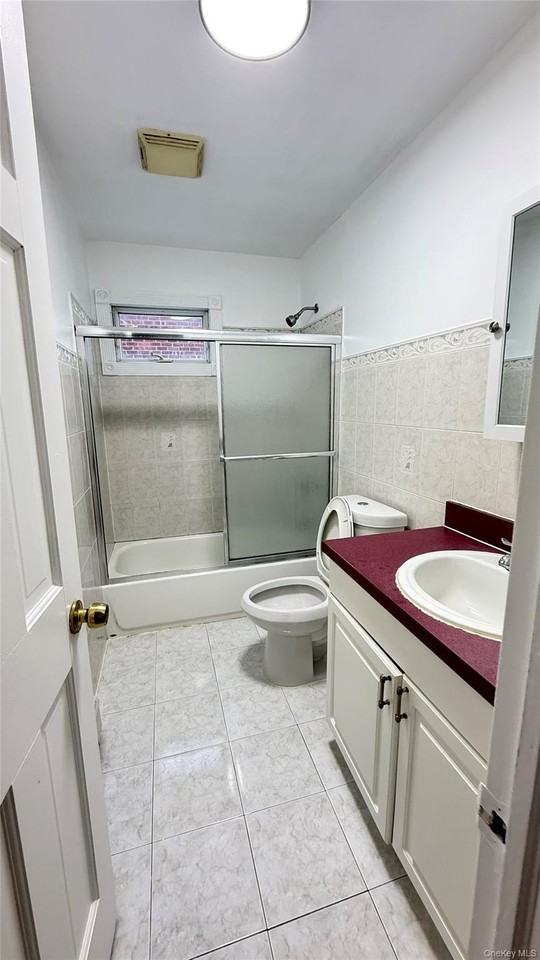 2510 88th St - Photo 4 of 8