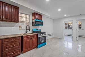 featured image of 953A E 217th Street unit: Duplex(1Stfl+2Ndfl)