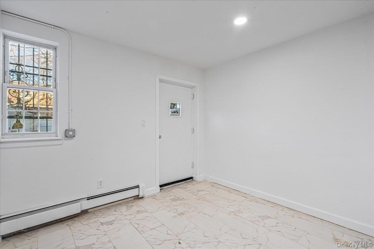 953A E 217th Street unit: Duplex(1Stfl+2Ndfl) - Photo 7 of 21