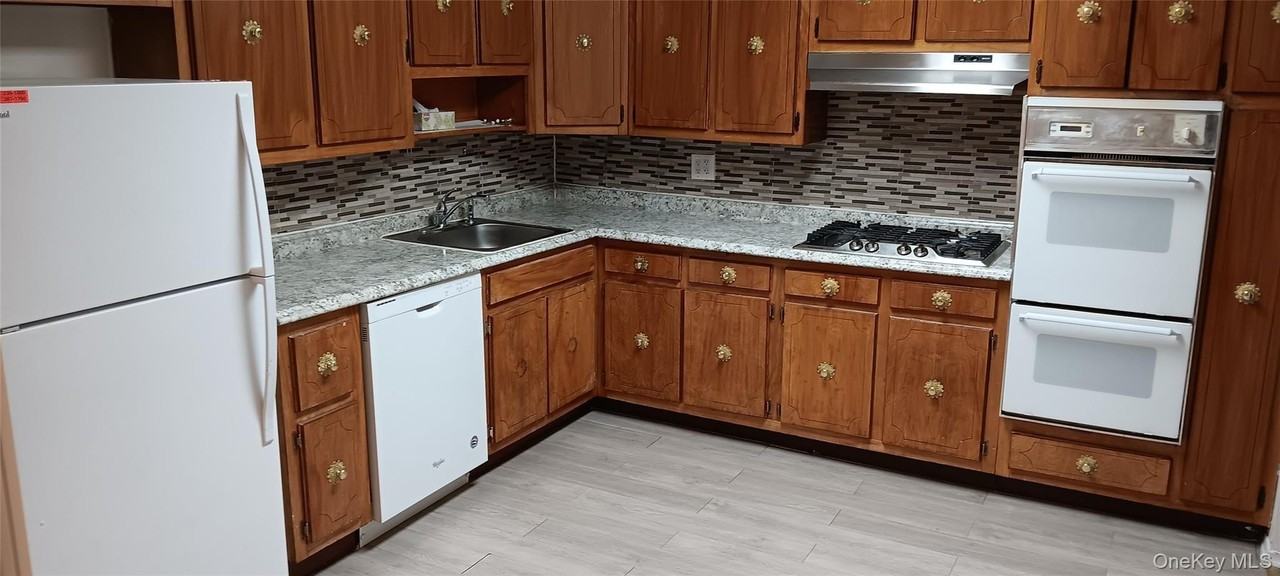 12019 84th Ave - Photo 2 of 13