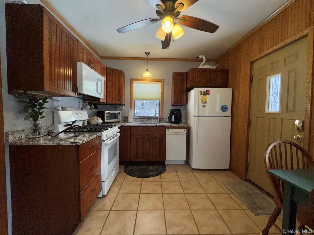 19 Schultz Ln - Photo 7 of 24