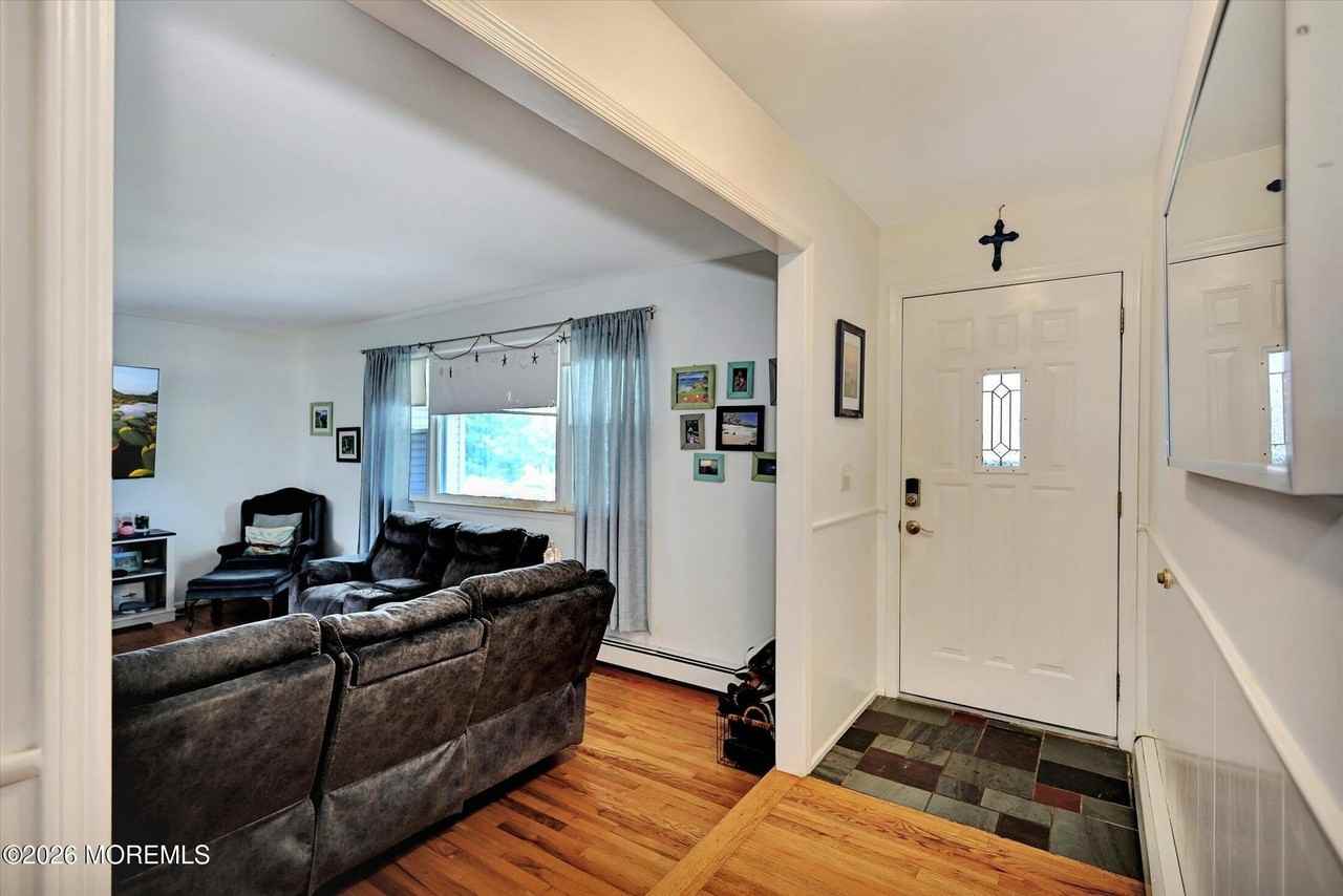 855 Derry Dr - Photo 3 of 47