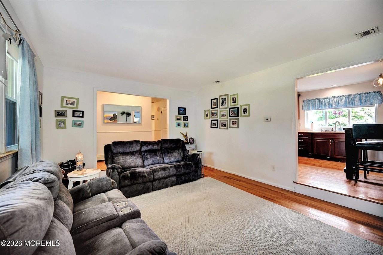 855 Derry Dr - Photo 6 of 47