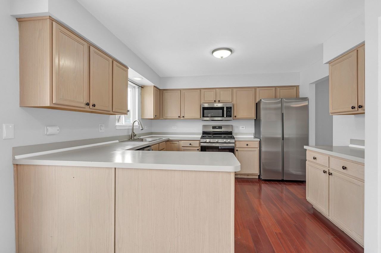 2786 Yosemite Dr - Photo 5 of 24