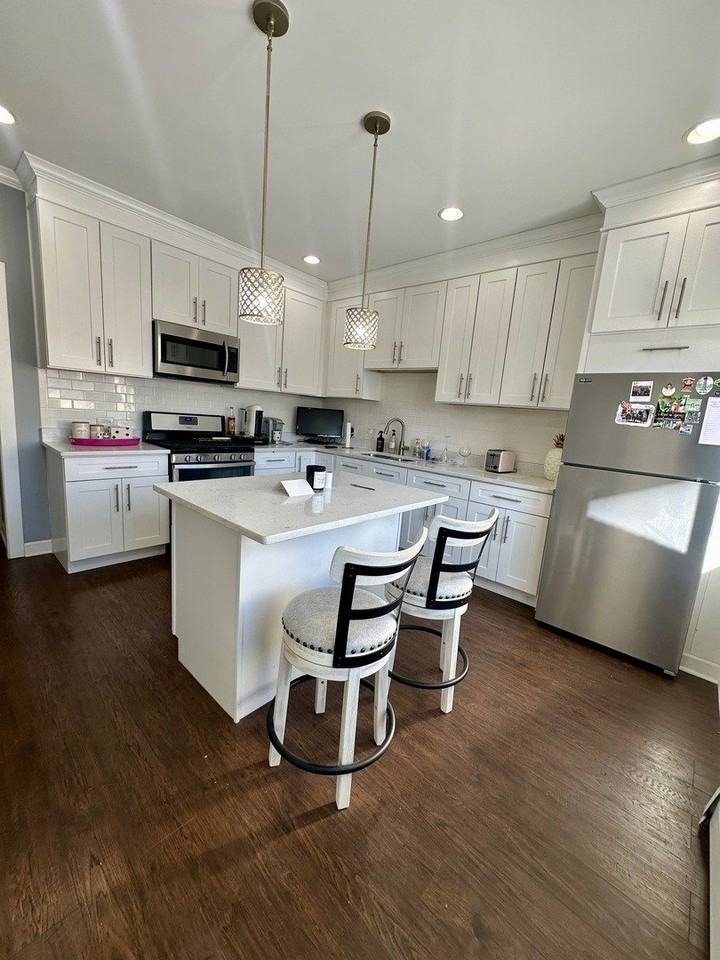 3619 S Rockwell St - Photo 7 of 11