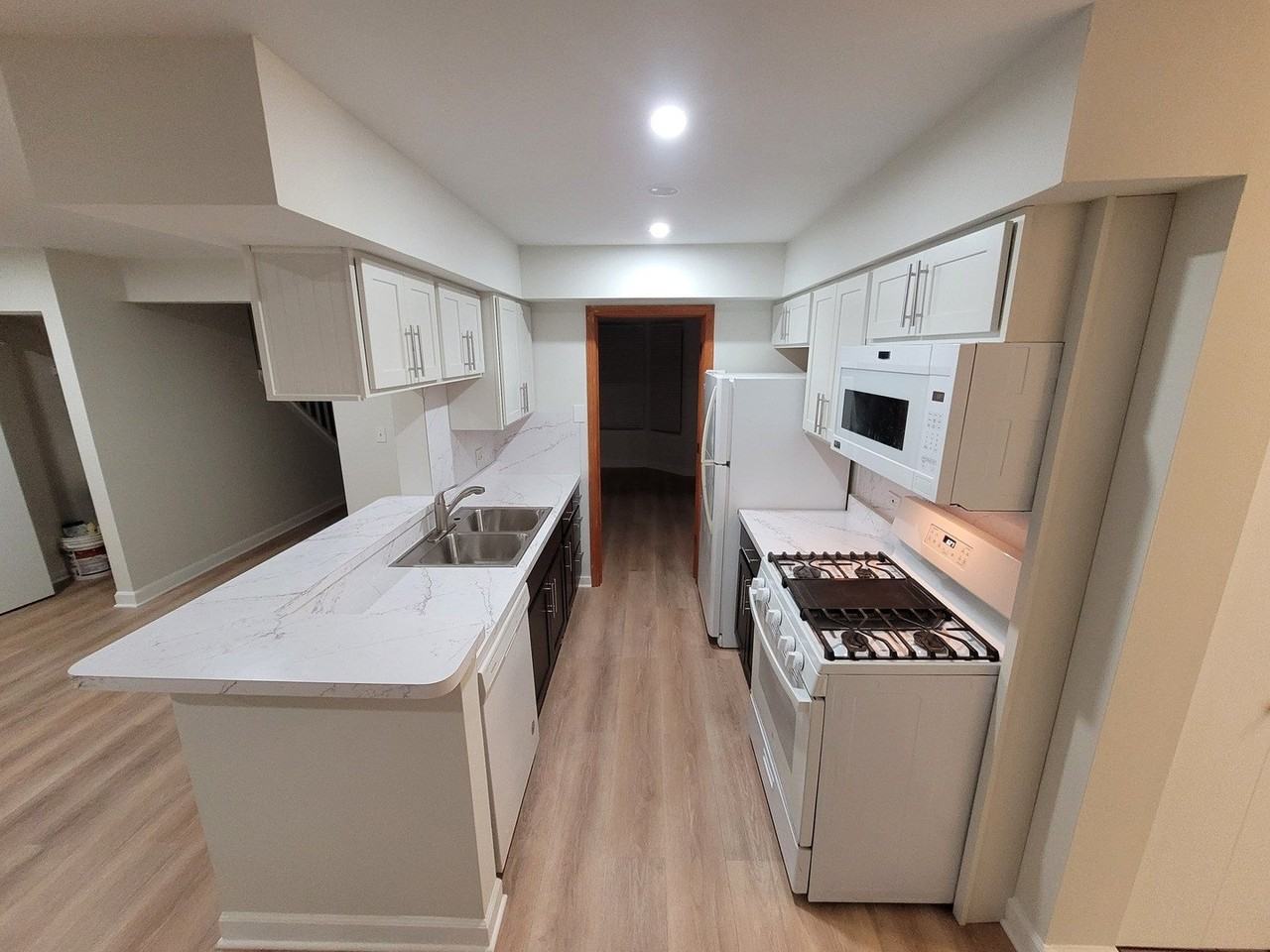 3316 Huntington Ln - Photo 3 of 13