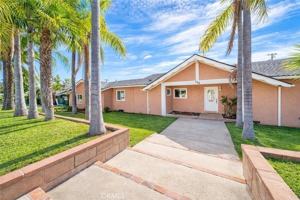 featured image of 386 W 16th St