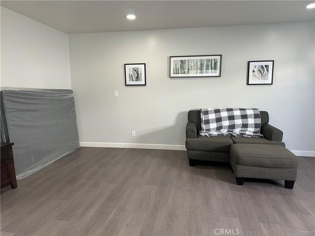 11715 Ryerson Ave - Photo 3 of 7