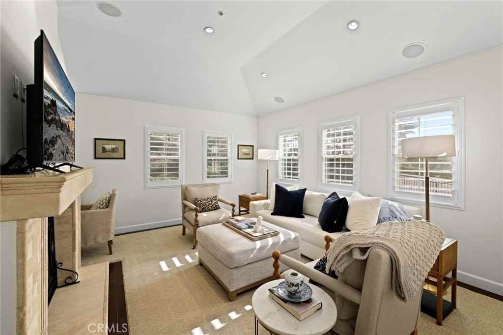 4 Firenze Ct - Photo 2 of 40