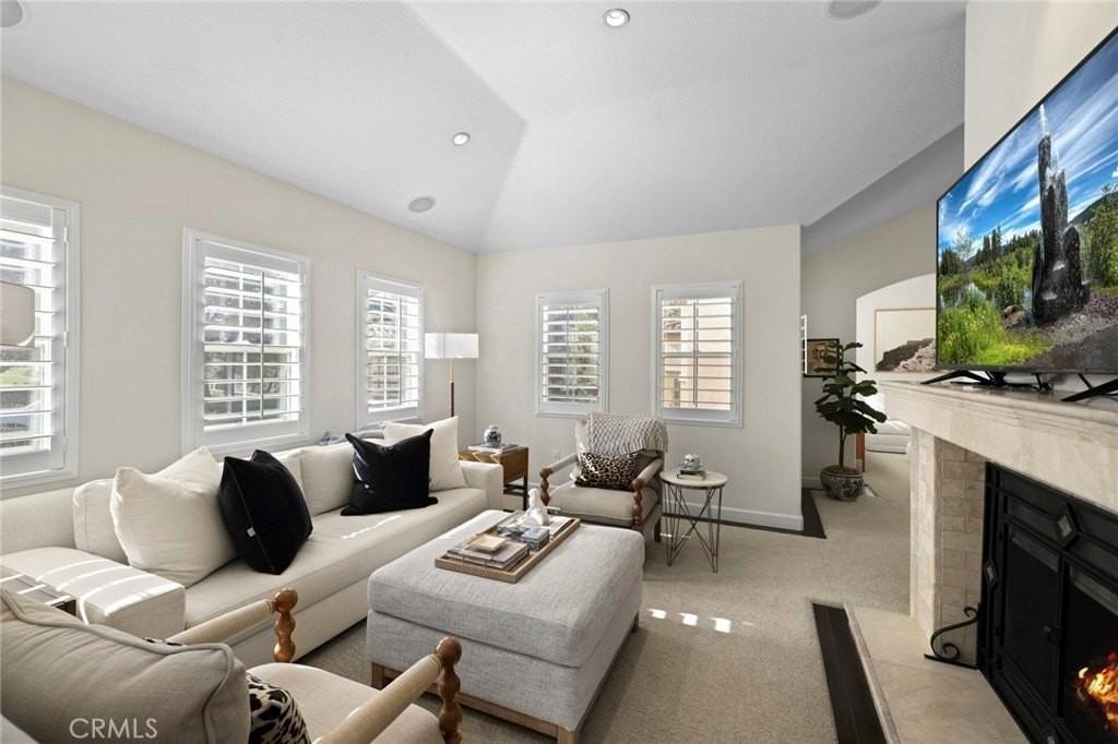 4 Firenze Ct - Photo 3 of 40