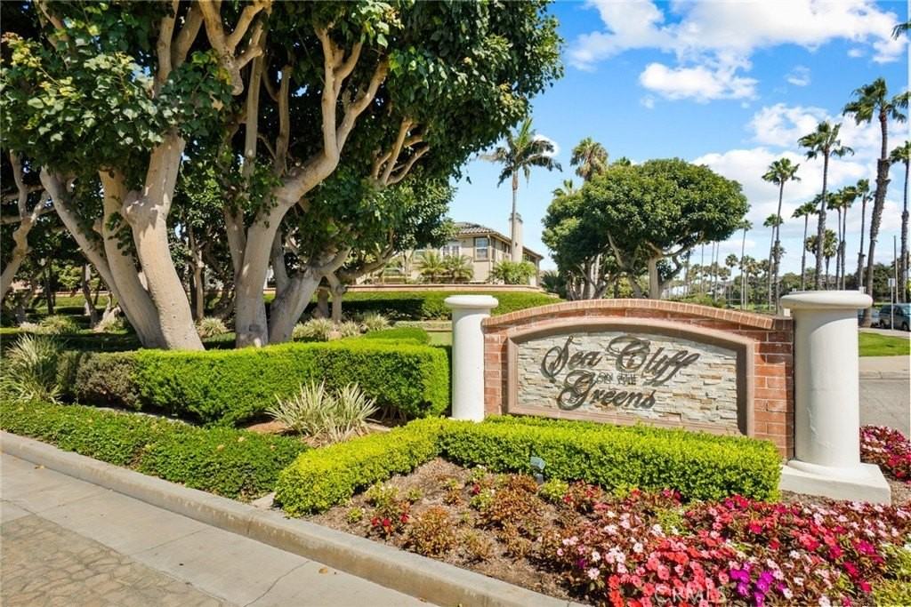 19595 Oakdale Ln - Photo 2 of 50