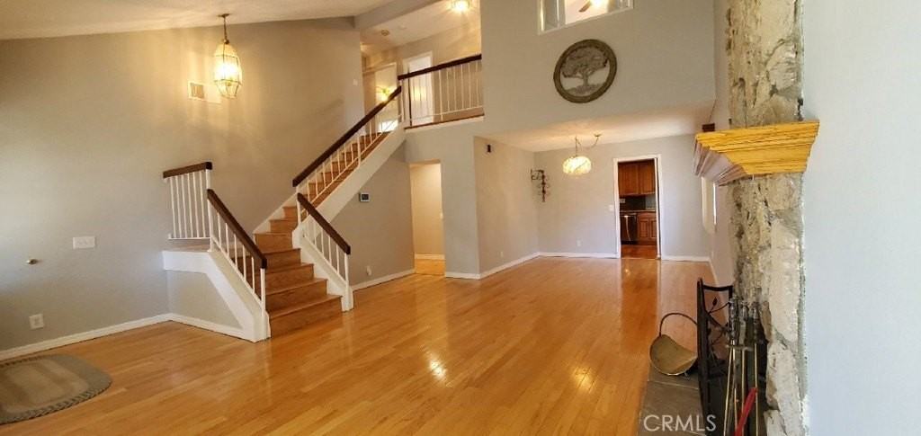 188 S Shattuck Pl - Photo 2 of 9