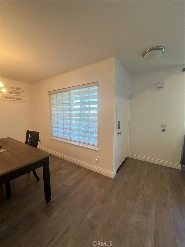 29 Woodleaf - Photo 2 of 23